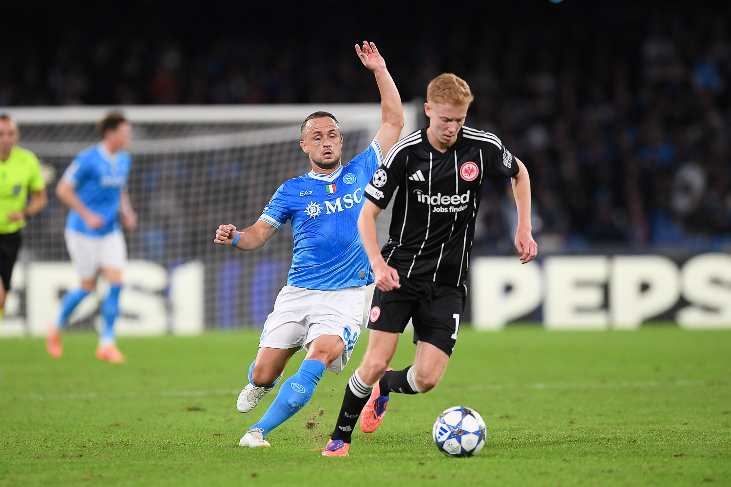 Napoli - Eintracht 0 - 0-3653