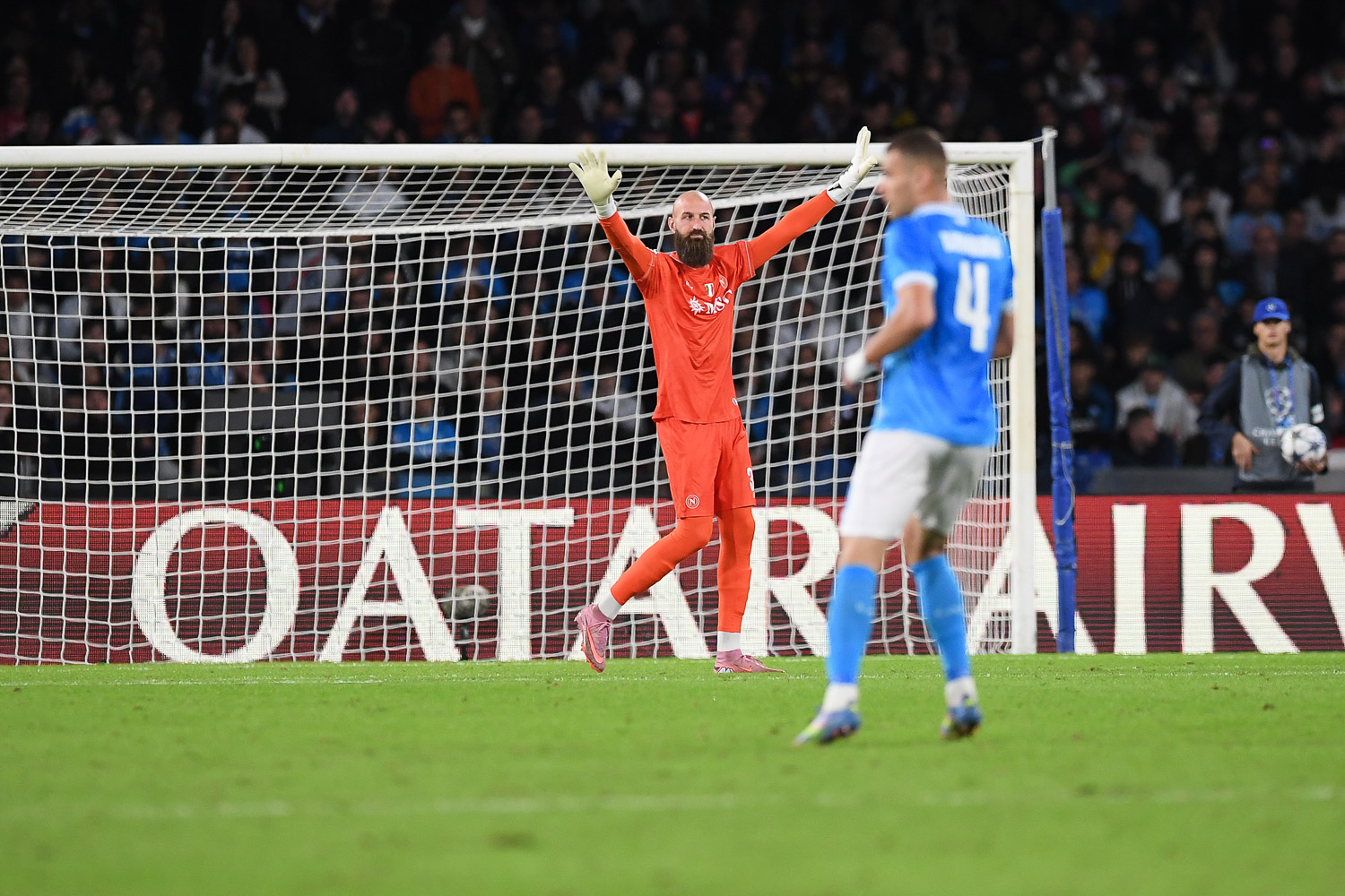 Napoli - Eintracht 0 - 0-3650