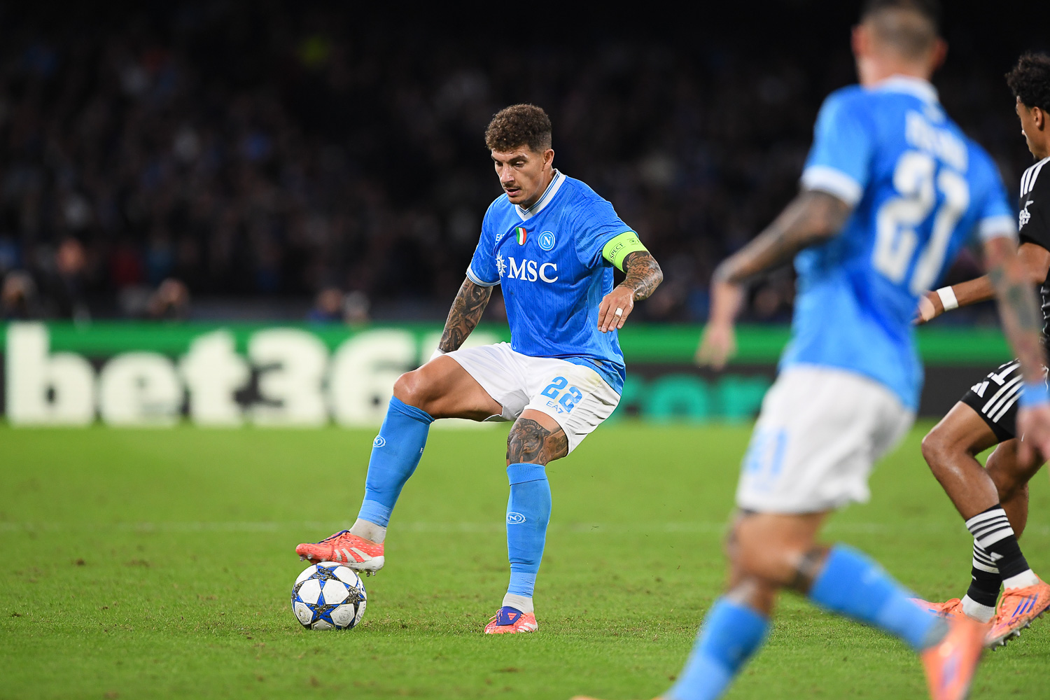 Napoli - Eintracht 0 - 0-3647