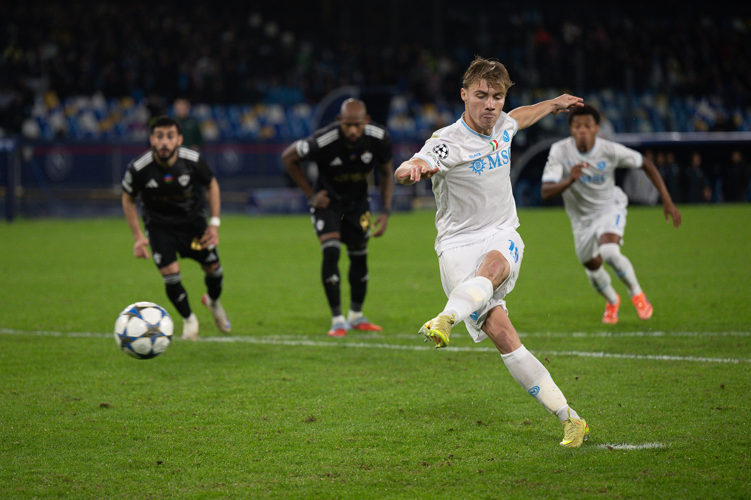 Napoli - Qarabağ 2 - 0-3693