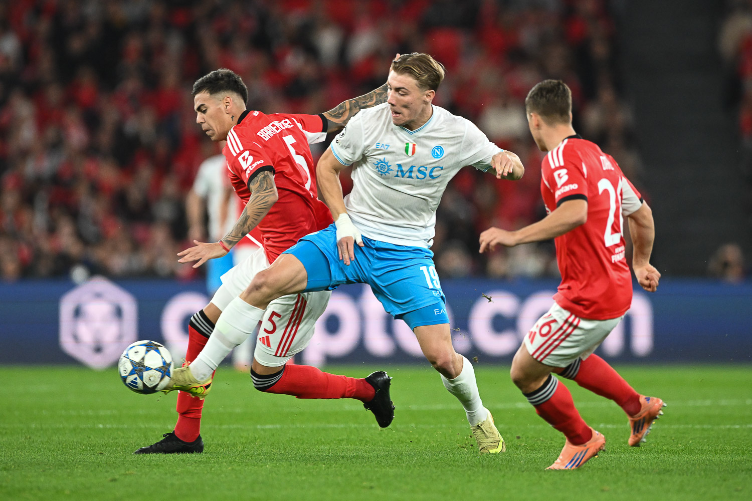 Benfica - Napoli 2 - 0-3739