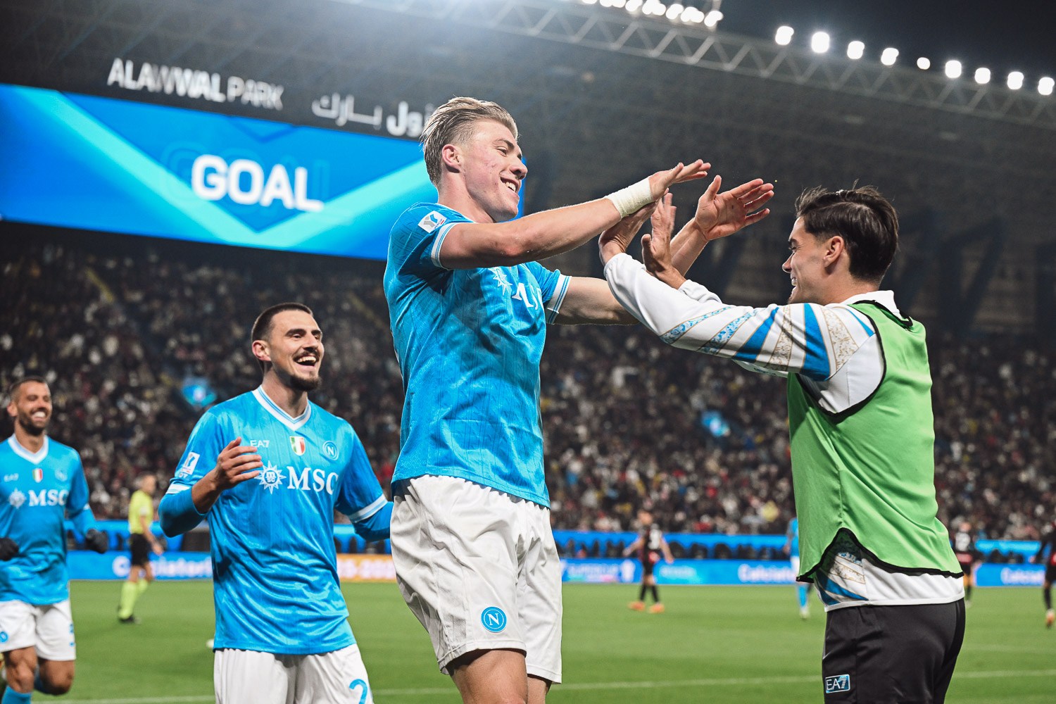 Napoli - Milan 2 - 0-3763