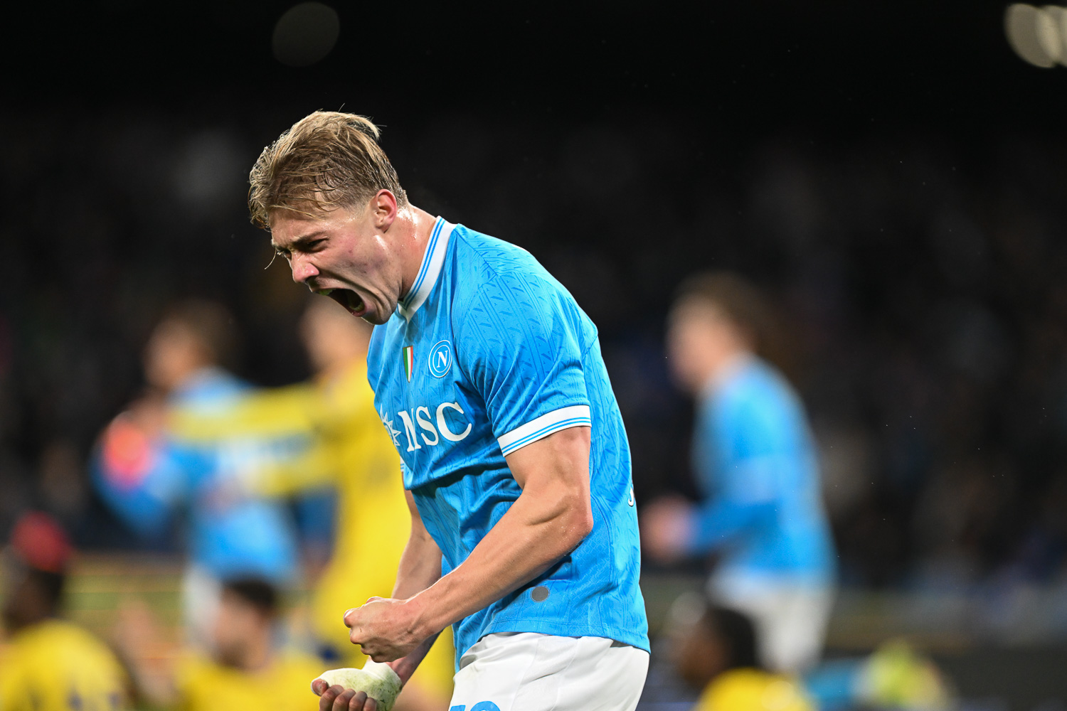 Napoli - Hellas Verona 2 - 2-3801