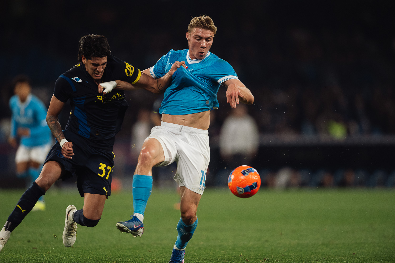 Napoli - Parma 0 - 0-3822